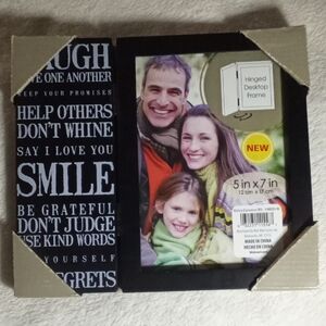 5 X 7 PICTURE FRAME W/ HANGES W/ MESSAGE WRITTEN NOT 2 FORGET THE SMALL STUFF!